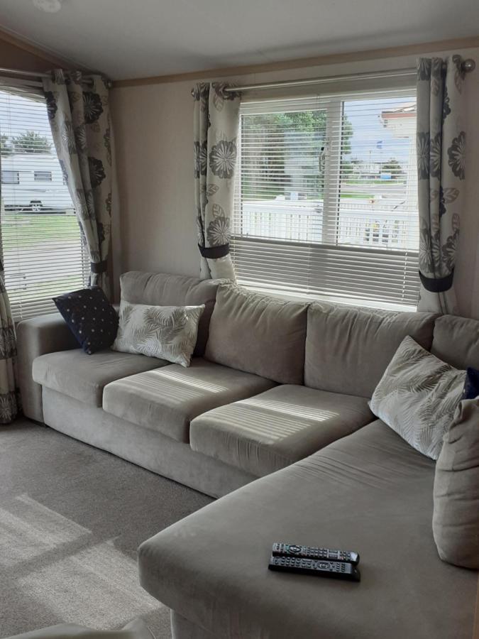 Rick'S Retreat Static Caravan Near The Beach With Free Wifi Lossiemouth Exterior photo