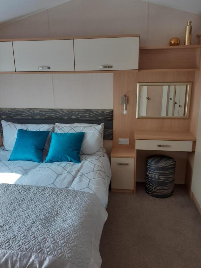 Rick'S Retreat Static Caravan Near The Beach With Free Wifi Lossiemouth Exterior photo