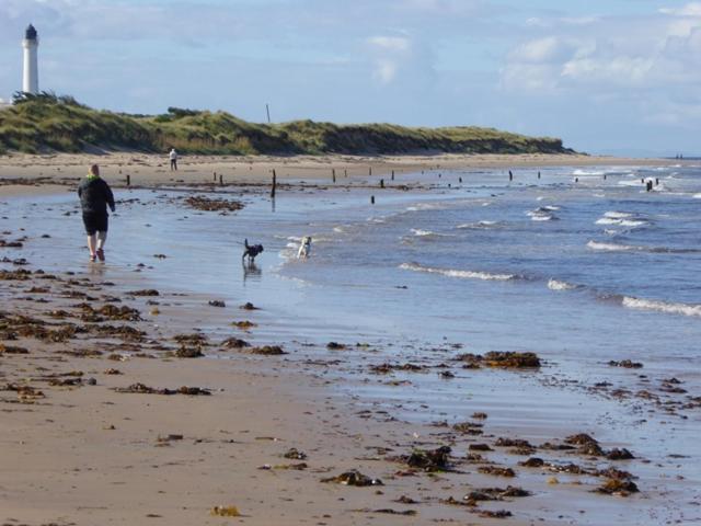 Rick'S Retreat Static Caravan Near The Beach With Free Wifi Lossiemouth Exterior photo